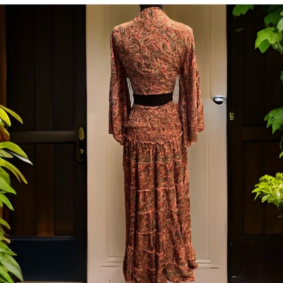 🍁SOLD OUT 🍁 2 pieces set: dress/skirt and Crop shirt blouse. S/M  Polyester - Picture 5 of 5